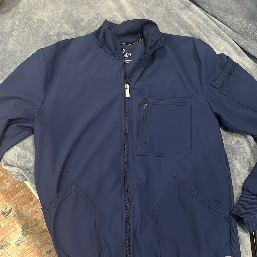 Size medium men’s navy scrub jacket